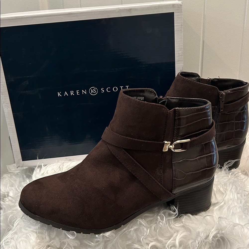 KAREN SCOTT Brown Ankle Booties Buckle Accent Almond Toe Block Heel Size 10 Wide - Picture 8 of 9